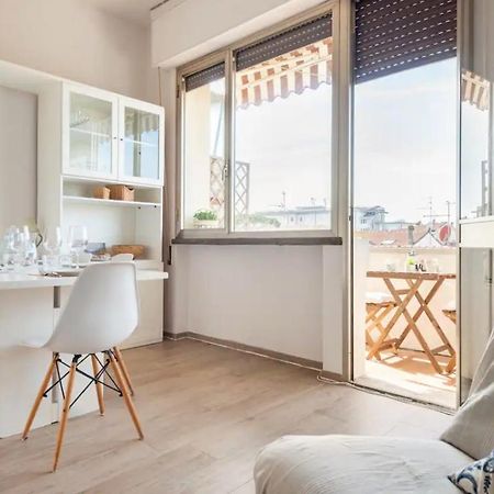 Seaside Apt Private Parking And Near The Beach Viareggio Zewnętrze zdjęcie